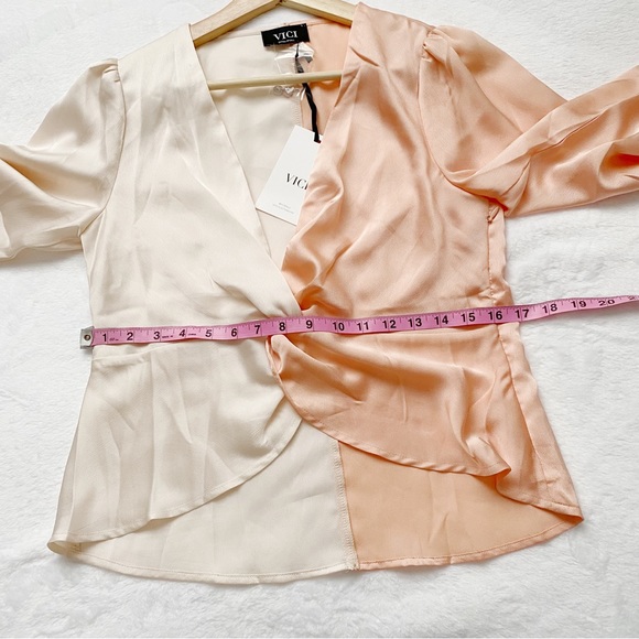 NWT Peach & Cream Color Block Twisted Front Blouse - Picture 7 of 11